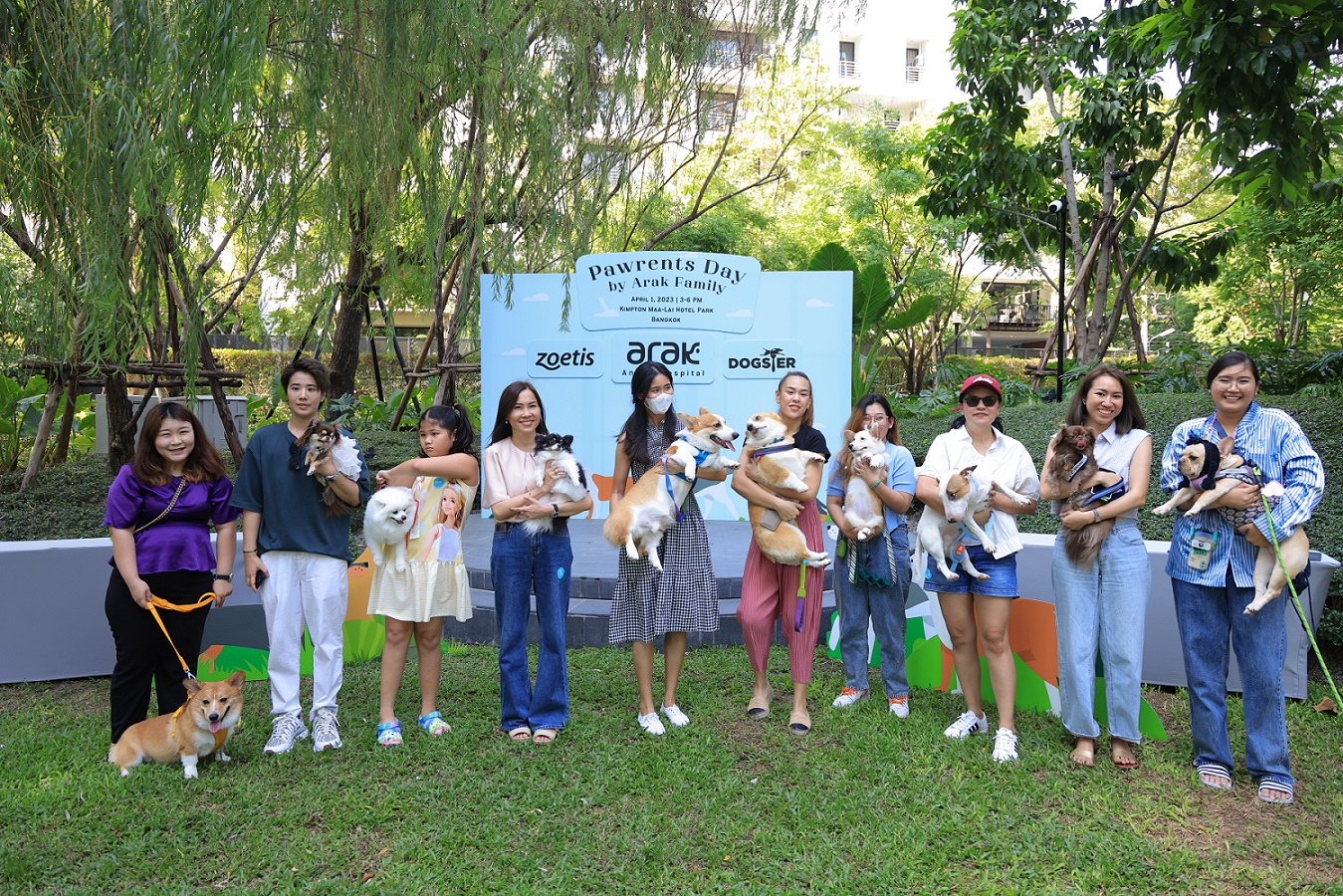 รพ.สัตว์อารักษ์ เปิดสวนใจกลางเมืองจัดปาร์ตี้นัดพบเจ้าตูบสี่ขากับกิจกรรม Pawrents Day by Arak Family               
