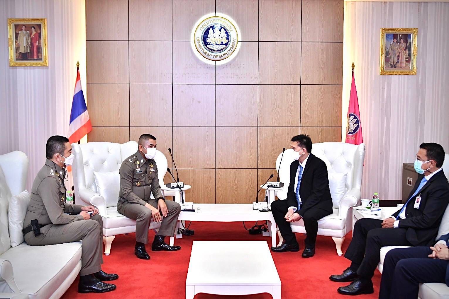 “บิ๊กโจ๊ก” เร่งหารือ "อธิบดีกรมการจัดหางาน" แก้ปัญหานายหน้าเถื่อนระบาด หลอกคนหางานไป ตปท.ผ่านสื่อโซเชียล