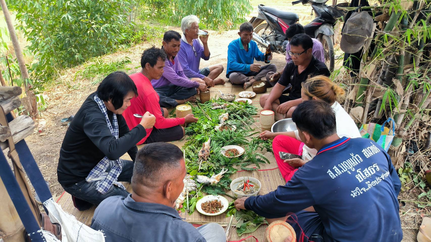 ชาวบ้านเหล่ามะเขียวชุมชนในชนบทยโสธรอยู่อย่างเรียบง่ายรักสามัคคีและแบ่งปัน