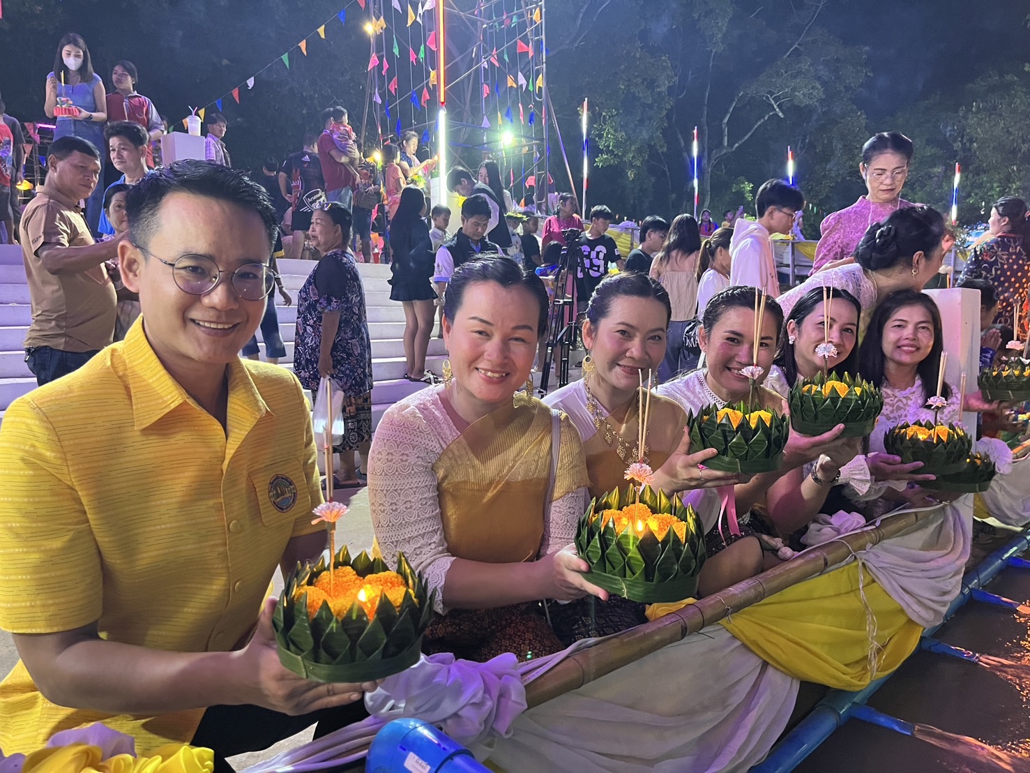 อุบลฯ จัดประเพณีลอยกระทง ร่วมอนุรักษ์วัฒนธรรมไทย