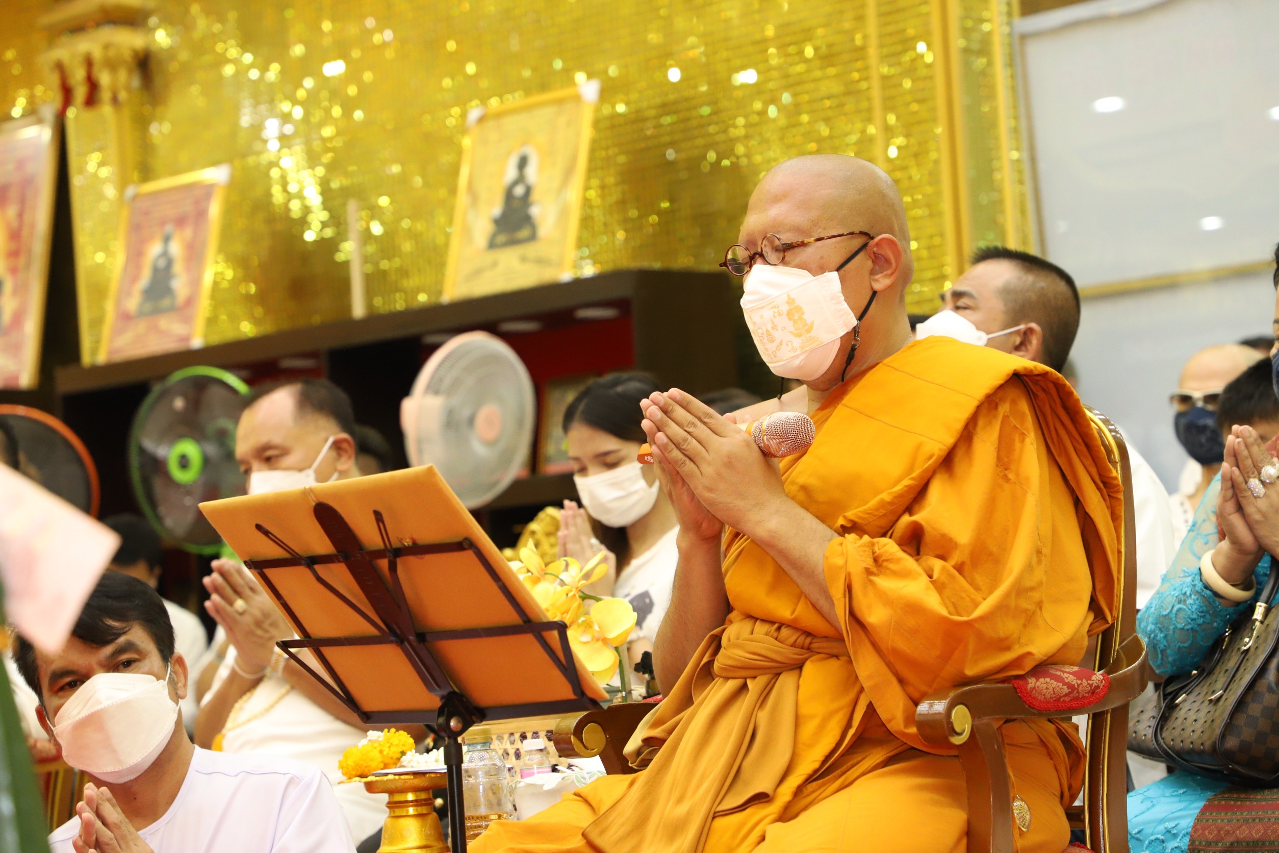 "หลวงพี่น้ำฝน" ลั่นนรกจะกินหัว ใครบอกหากินกับสังขาร "ทนาย" ชี้บุกวัดผิดกฎหมาย 