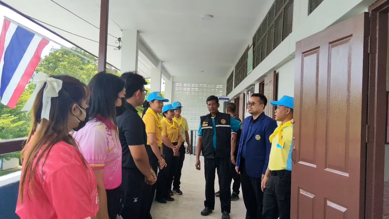 ผู้ใหญ่ใจดีร่วมซ่อมโรงเรียนชายแดนสุรินทร์ เปลี่ยนฝ้า–ประตู–ทาสีใหม่ เด็กๆ ได้ห้องเรียนปลอดภัย
