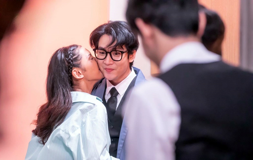 “คิมม่อน-เปา” โชว์หวานก่อนขึ้นเวที ในละคร “มนต์รักลูกทุ่ง๒๕๖๗”  