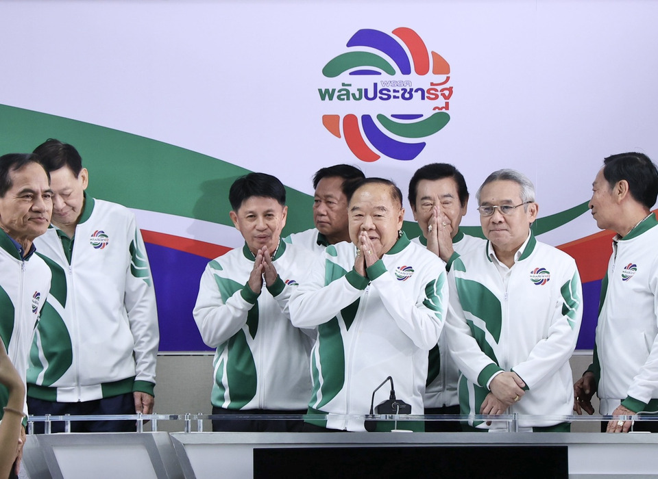 ”พปชร.“ ย้ายที่ใหม่ย่านบางโพ ตั้ง ”บิ๊กแอ๊ด“ เป็นประธานที่ปรึกษาพรรค ยัน “ประวิตร” แคนดิเดตนายกฯ