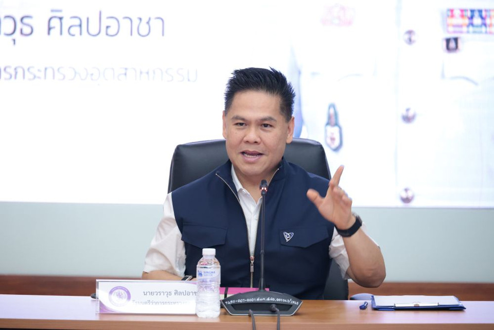 ”วราวุธ“ แย้มแผนฝ่าวิกฤตพลังงาน–วัตถุดิบ เพิ่มมาตรฐานสินค้าประหยัดพลังงาน 40 รายการ ช่วยปชช.