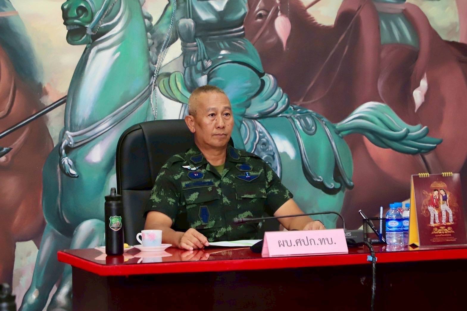 ผบ.ทบ.ลงพื้นที่ให้กำลังใจช่องบก–เขาพระวิหาร สั่งคุมเข้มจุดผ่านแดนตามแผนเผชิญเหตุ