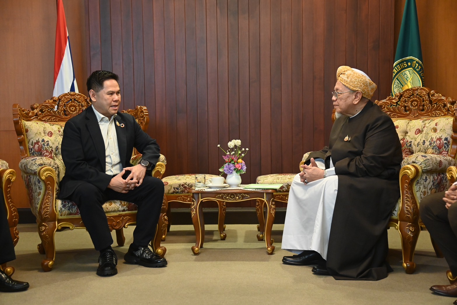 "วราวุธ" นำผู้บริหาร พม.พบหารือ “จุฬาราชมนตรี” ขับเคลื่อนงานภารกิจ 5X5 ฝ่าวิกฤตประชากร แก้ปัญหากลุ่มเปราะบาง 