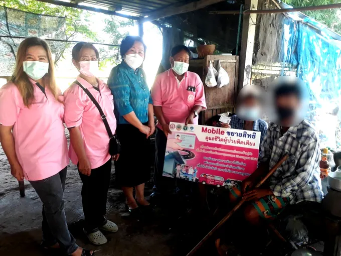 พม.อ่างทอง ลงพื้นที่เยี่ยมให้กำลัง พร้อมมอบบัตรประจำตัวคนพิการ เพื่อเฉลิมพระเกียรติพระบาทสมเด็จพระเจ้าอยู่หัว