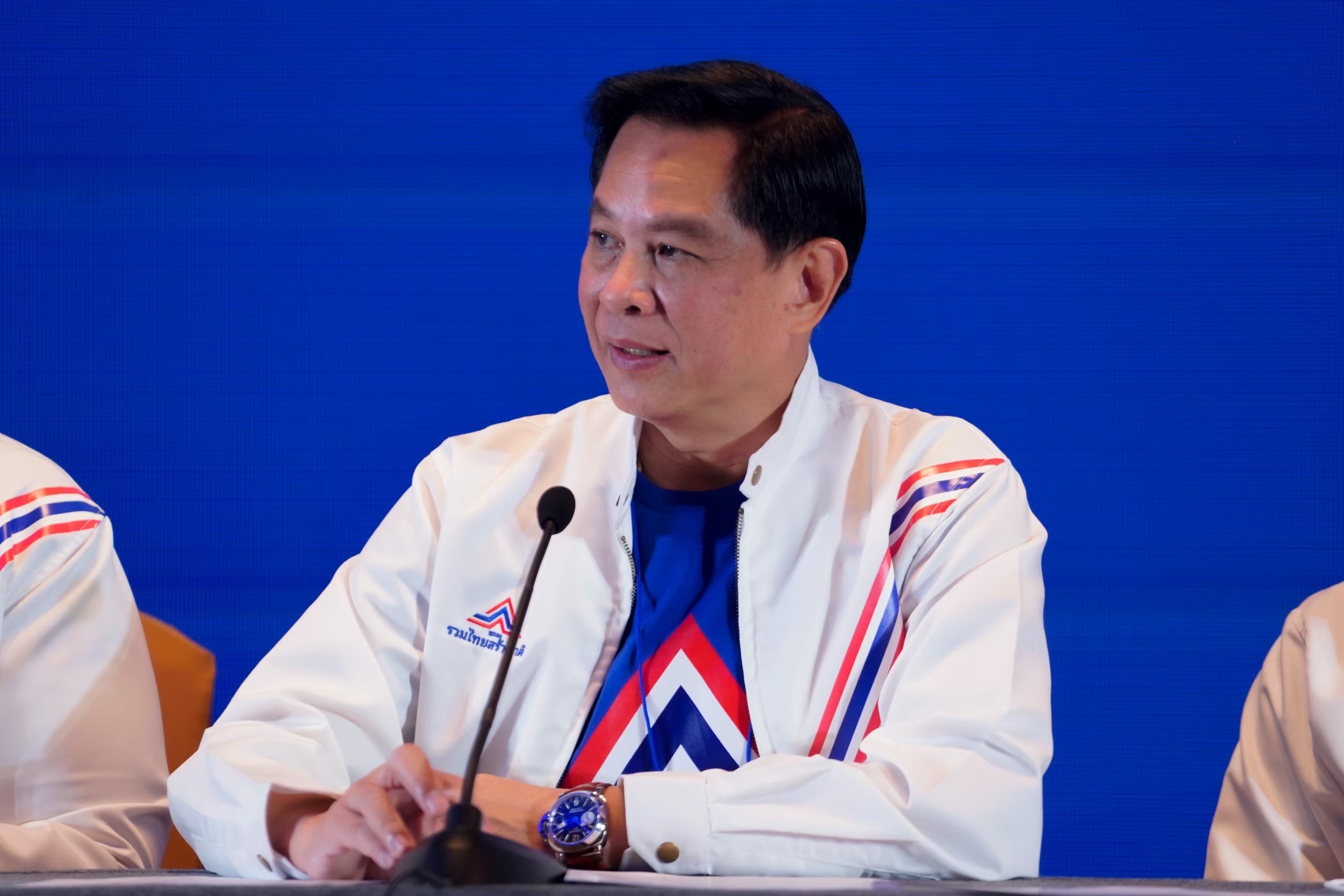 “พีระพันธุ์” เผย รทสช.ยังไม่ประกาศแคนดิเดตนายกฯ ชี้ยังไม่ถึงเวลา มั่นใจได้เกิน 25 เสียงเข้าสภา ไม่มอง “มิ่งขวัญ” ร่วมพปชร. 