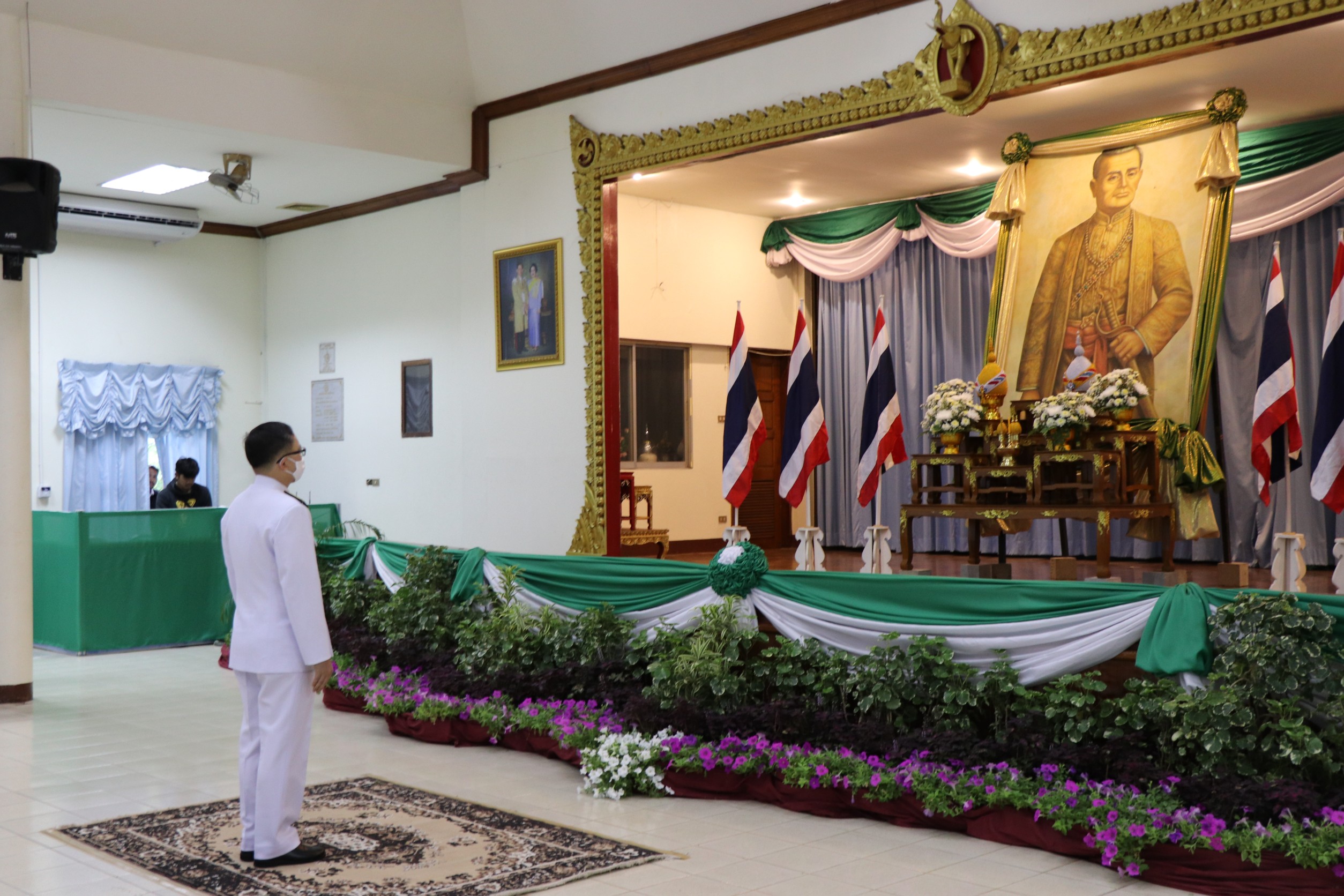 จังหวัดแม่ฮ่องสอนประกอบพิธีถวายสักการะเนื่องในวันรำลึกถึงพระบาทสมเด็จพระพุทธยอดฟ้าจุฬาโลกมหาราช 