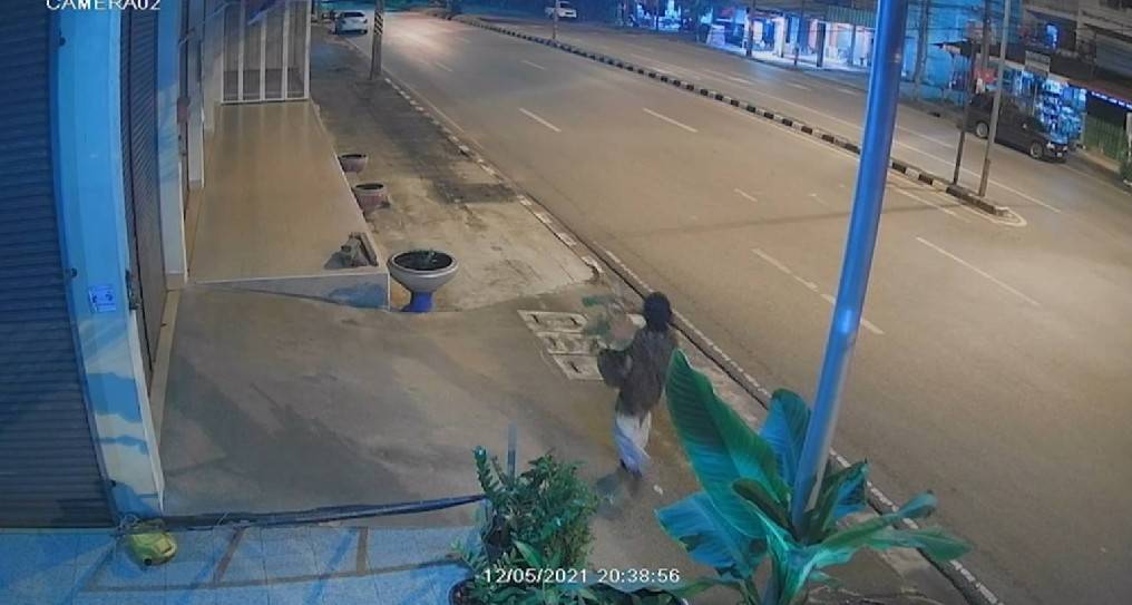 เจ้าของร้านจำหน่ายตู้แช่ เมืองกระบี่ สุดเซ็ง โจรซาเล้ง ย่องขโมยบอนสี ลอยนวล