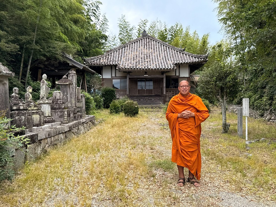 "หลวงพี่น้ำฝน" สำรวจวัดร้างโบราณ อายุนับร้อยปี จังหวัดมิเอะ ประเทศญี่ปุ่นวางแนวทางพระสงฆ์ พุทธศาสนิกชนไทย-ญี่ปุ่น 