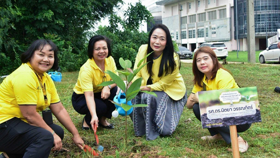 น้องใหม่ มมส รวมพลังปลูกต้นไม้-บริจาคโลหิต ทำความดีเฉลิมพระเกียรติ รัชกาลที่ 10