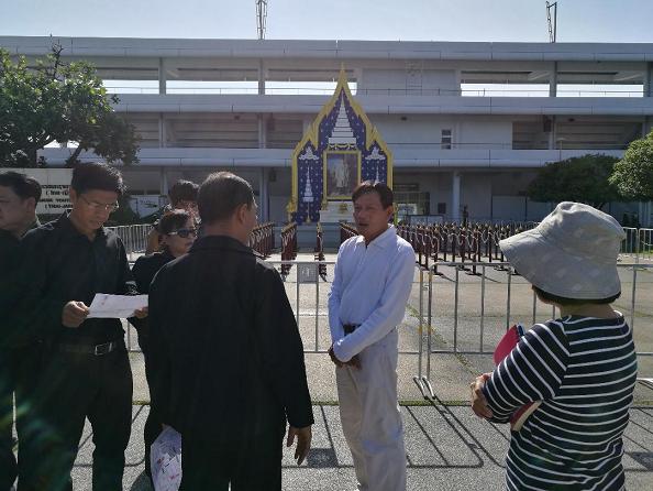 16ต.ค.เริ่มประดับดอกไม้พระเมรุมาศจำลอง-ซุ้มถวายดอกไม้จันทน์ทั่วกรุง