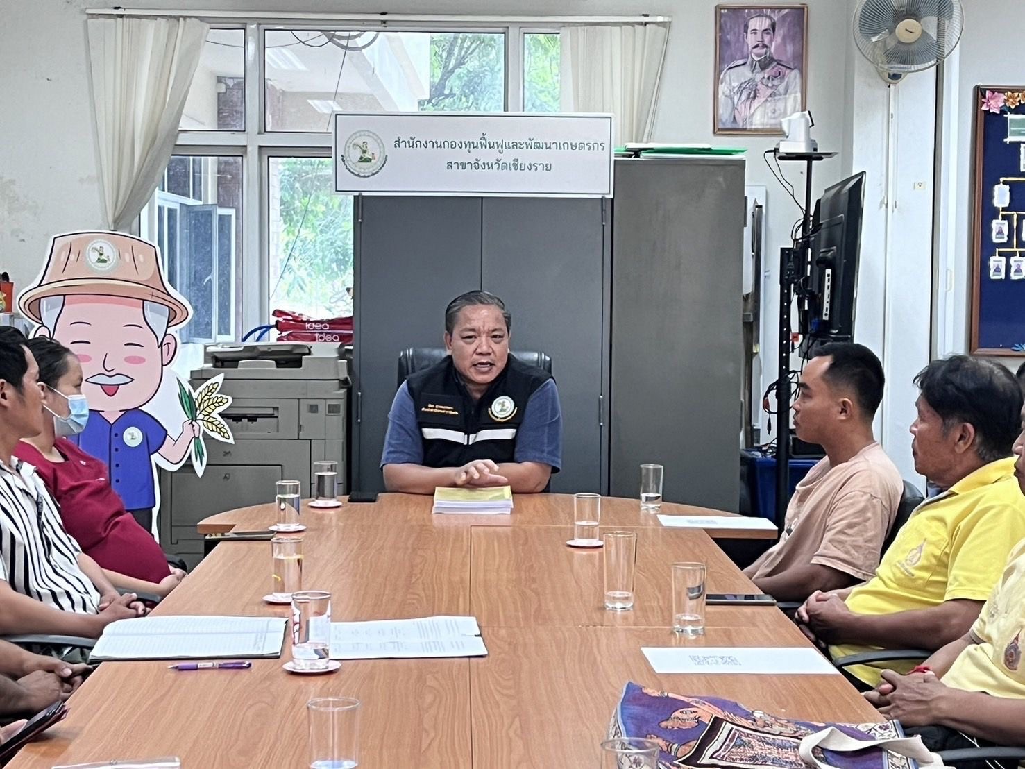 กฟก.เชียงรายมอบเงินโครงการฟื้นฟูและพัฒนาเกษตรกร-งบกู้ยืมปลอดดอกเบี้ย ให้เกษตรกรเลี้ยงโค-กระบือและปลูกยางพารา