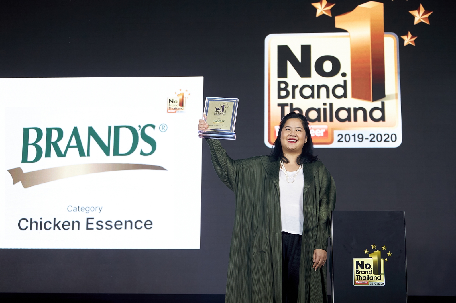 แบรนด์ซุปไก่สกัดคว้ารางวัลแบรนด์ยอดนิยมอันดับ 1 ของไทย ตอกย้ำผู้นำตลาดด้านอาหารเสริมเพื่อสุขภาพ