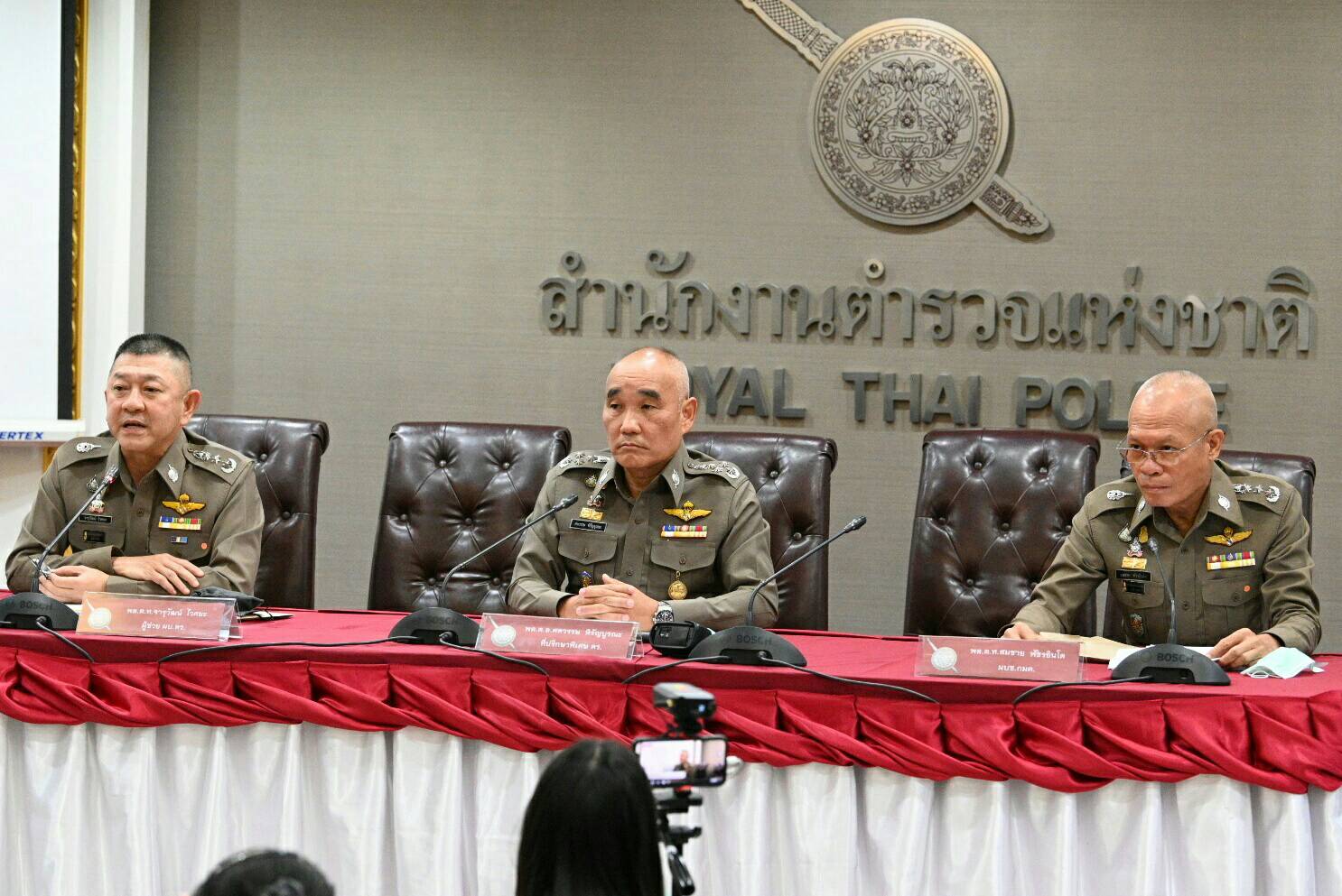 ตร.แจงไม่เห็นแย้งอัยการคดี "บอส" ระบุมีหน้าที่ตรวจสำนวน-ยันไม่มีการฟอกขาว 
