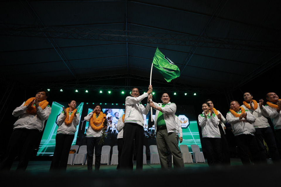 “ธรรมนัส–นฤมล” จับมือ “บิ๊กแจ๊ส” นำทัพกล้าธรรมเปิดศึกโค้งสุดท้าย ลั่นพลิก "ปทุมฯ" สู่ยุคใหม่ ดัน 5 ผู้สมัครปักธงเขียวทั้งจังหวัด