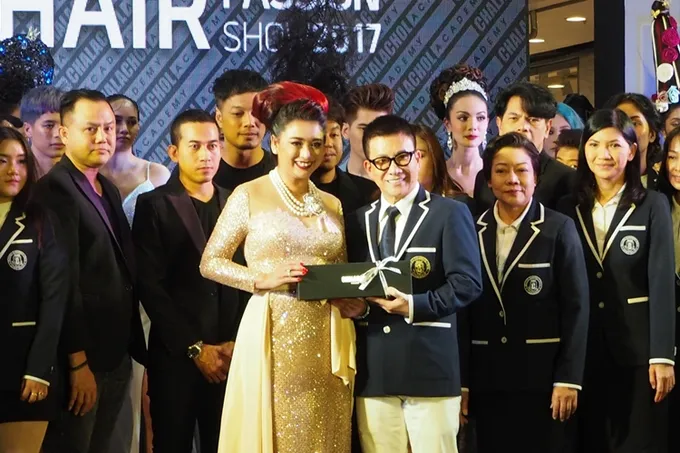รร.เสริมสวยชลาชล จัดงาน “Hair Passion Show 2017” เพื่อเสนอผลงานของนักเรียน พร้อมจัดเสวนาพิเศษ