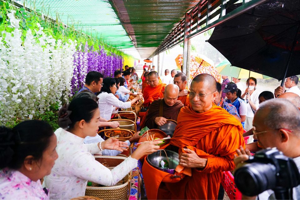 ศน. เตรียมจัดกิจกรรม ครอบครัวหิ้วตะกร้า ศรัทธาอิ่มบุญ อุดหนุนชุมชน ชวนสัมผัสวิถีชุมชน “ชิมหนม ชมหลาด ตักบาตร @หลาดลองแล”