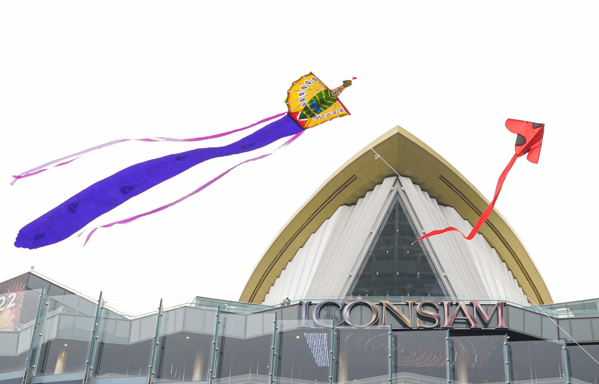  ไอคอนสยาม ชวนสัมผัสความงดงามศิลปะบนท้องฟ้า ในงาน "ICONSIAM Thailand's Kite Festival 2024"