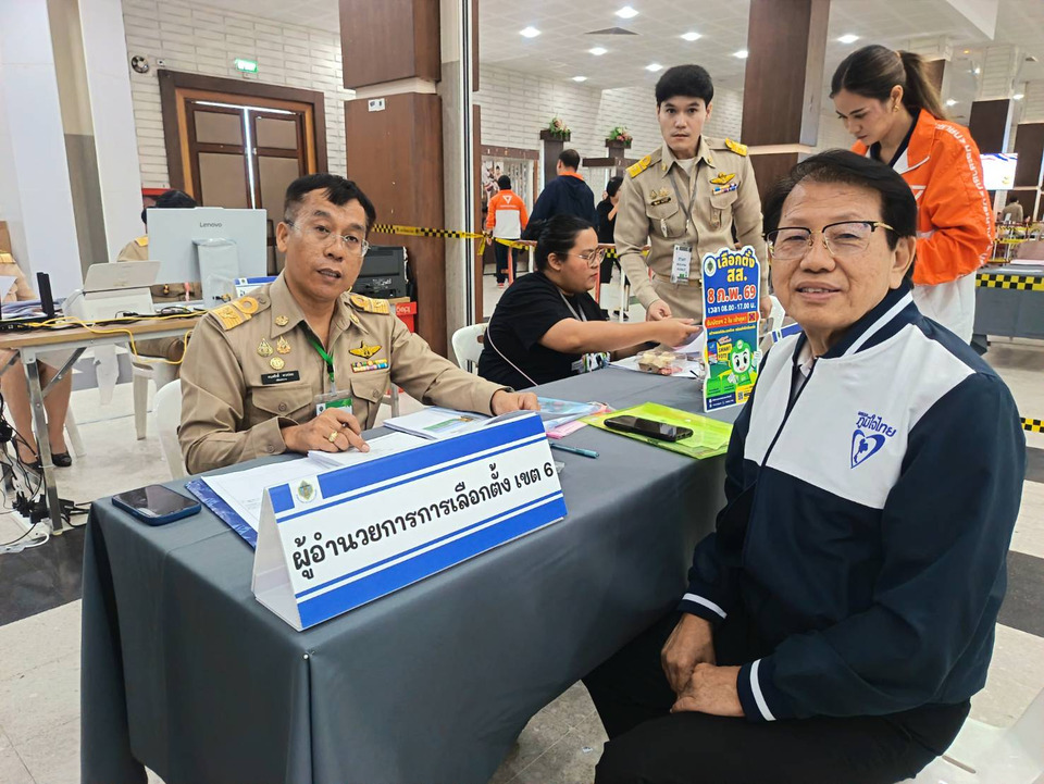 ชลบุรี สมัครสส.เขต วันแรกกองเชียร์ล้นหลาม จัดเต็มทุกพรรค 
