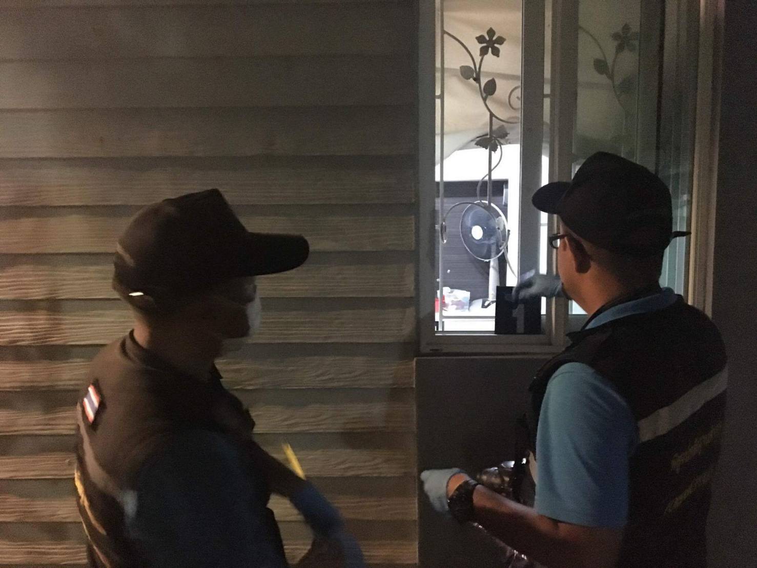 ภัยคนกรุง “เย้ยกฎหมาย ท้าทายตำรวจ”ตีนแมวบุกงัดบ้านพฤกษาฯ 11 ซอยท่าอิฐ คืนเดียว  4 หลังรวด