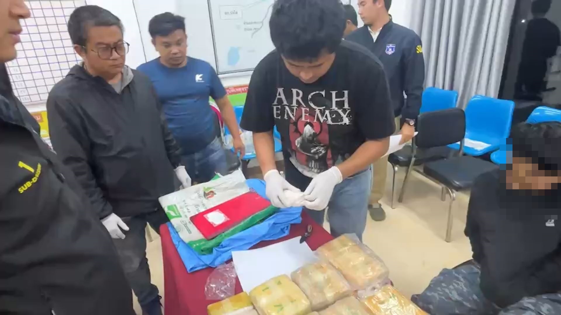 ตร.ภ.4 รวบนักบินระยะสั้นลักลอบขนยาบ้าในรัศมี 100 กม.ตามลำน้ำโขงพร้อมตรวจยึดของกลางอื้อ