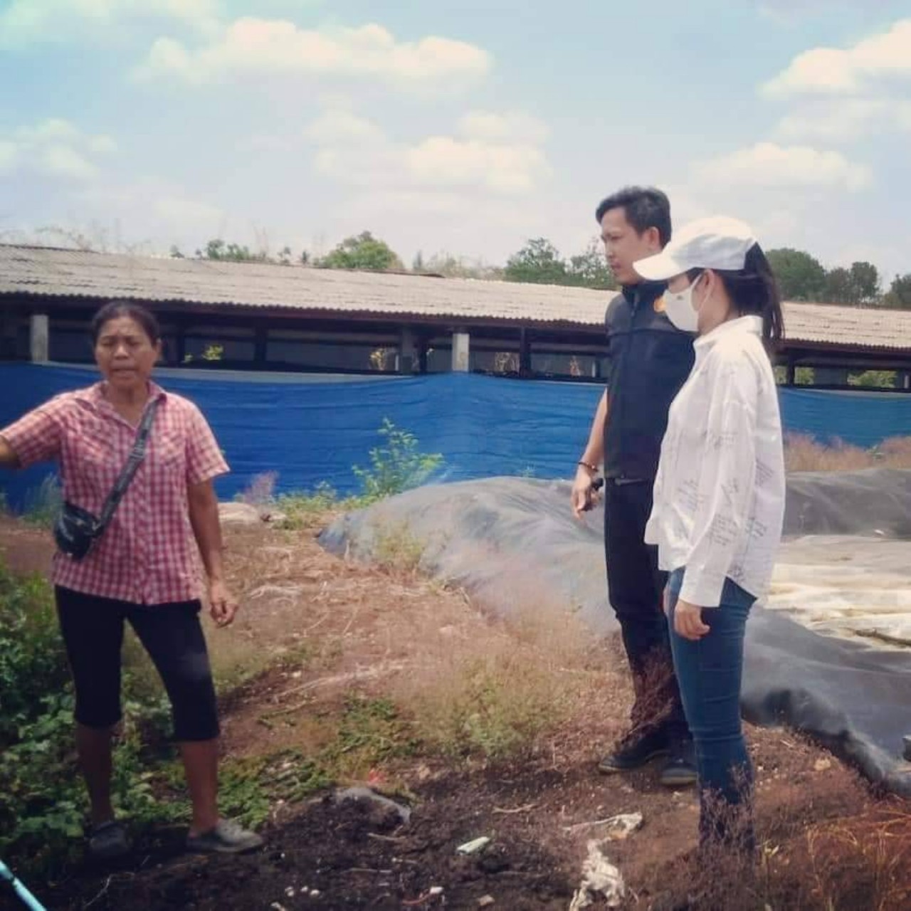 อบต.ชอนม่วง เร่งตรวจสอบกลิ่นโชยของฟาร์มหมู รบกวนชาวบ้าน