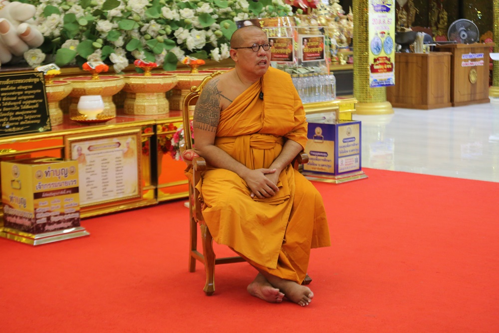 หลวงพี่น้ำฝน ไม่แคร์พระธีระปีนเสา สังคมจับตาคณะสงฆ์สุพรรณบุรี ใช้อำนาจสั่งการอย่างไร  