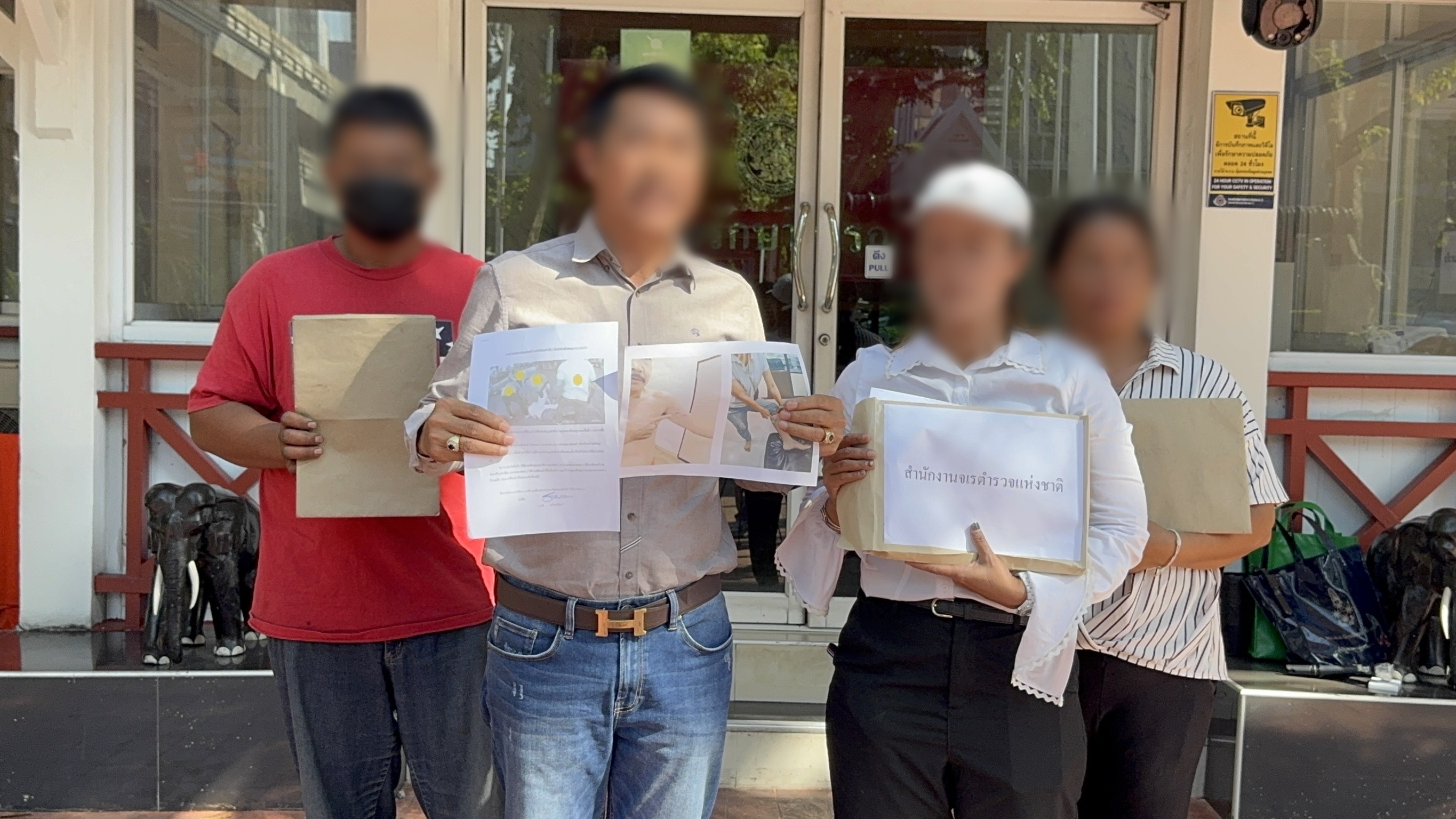 4 ผู้เสียหาย ถูกจับกลางปั้มน้ำมันใน จ.ราชบุรี ร้อง "ผบ.ตร." ตรวจสอบ ตร.ทำเกินกว่าเหตุหรือไม่ 