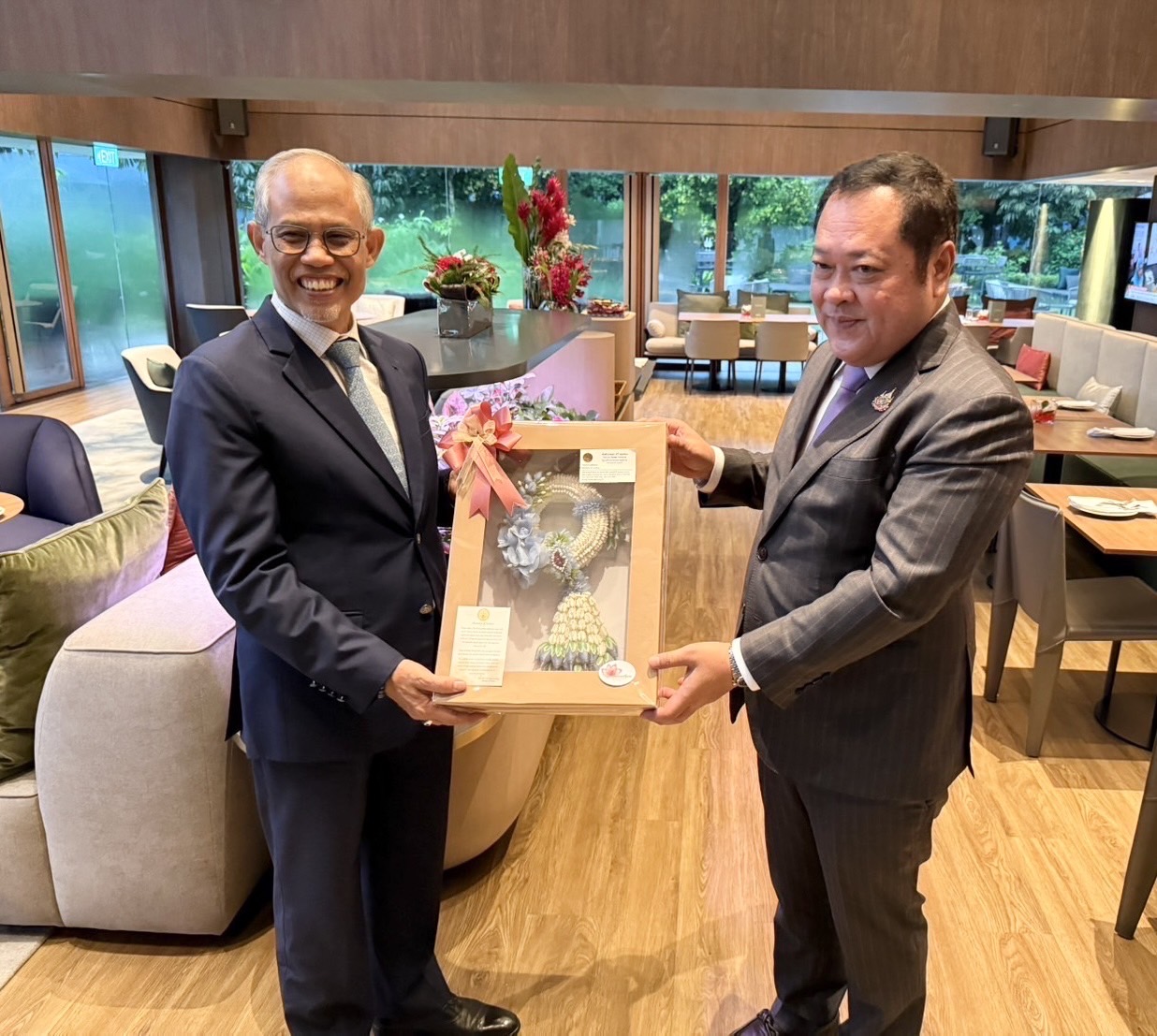 "ทวี "  หารือทวิภาคี "รัฐมนตรีสิงคโปร์" แลกเปลี่ยนแนวทางส่งเสริมสังคมสมานฉันท์ 