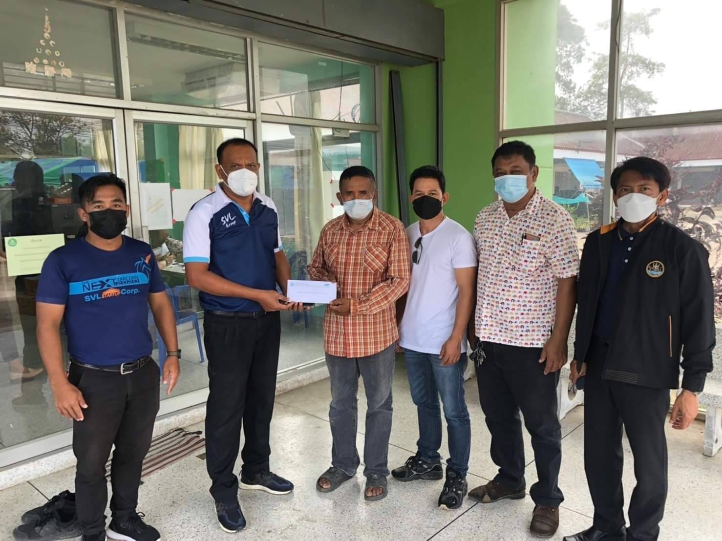 ประธานชมรมผู้ประกอบการขนส่งบางสะพาน  นำทีมฯ มอบ 2 แสน ปรับปรุงบริเวณลานด้านหน้าสหกรณ์นิคมฯ