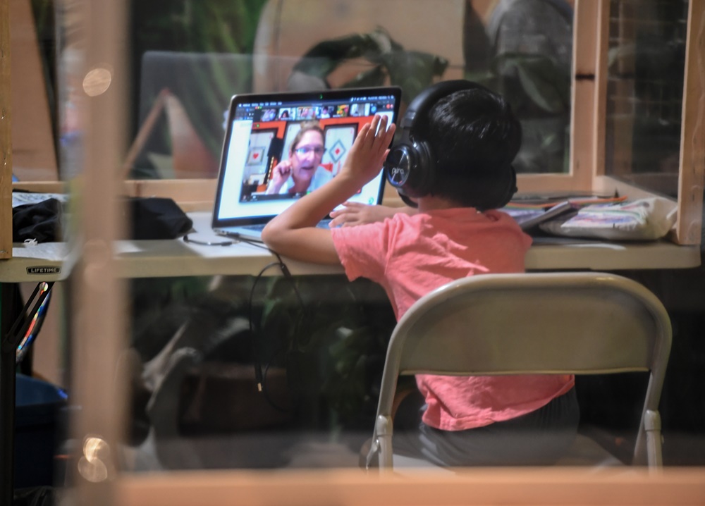 รพ.เมตตาฯ เตือน! หากติดหน้าจอนานเป็น Computer Vision Syndrome ได้