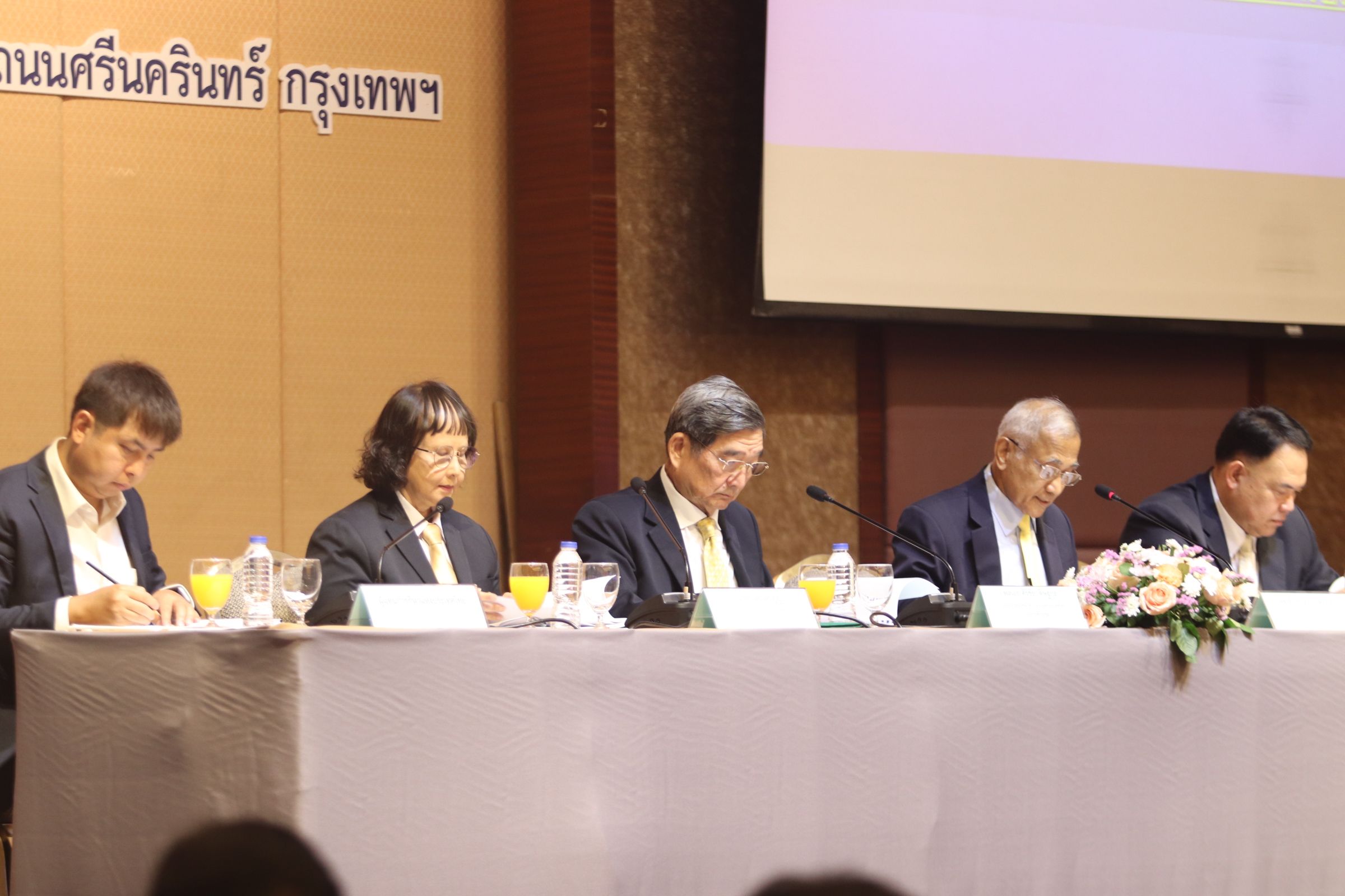 ส.กีฬาทางน้ำ รับมอบเงินจาก 4 องค์กร ปตท.-ไทยเบฟ-พีทีที โกลบอล-ไทยออยล์ รวม 29 ล้าน