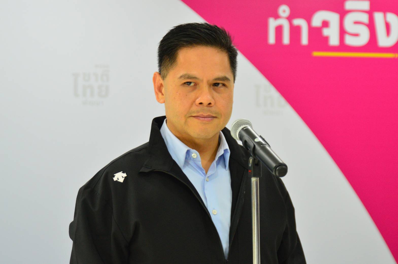 "วราวุธ" ไม่หวั่นฝ่ายค้านยื่นอภิปรายไม่ลงมติ เชื่อถ้าจ้องยุบสภาไม่มีปรับ ครม.แน่ 