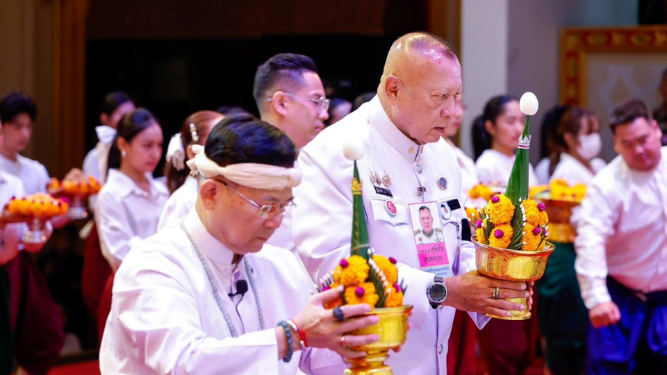 รองเลขาธิการพระราชวัง เป็นประธานในพิธีไหว้ครู และครอบครูโขน - ละคอน ประจำปี 69 ที่โรงมหรสพหลวงศาลาเฉลิมกรุง
