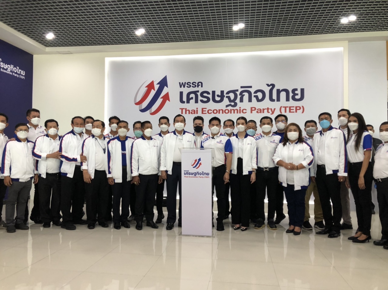2 ส.ส.อีสานใต้ พรรคเศรษฐกิจไทย “ธนะสิทธิ์-ณัฏฐพล” โผล่ใกล้ที่ประชุมพรรคภูมิใจไทย