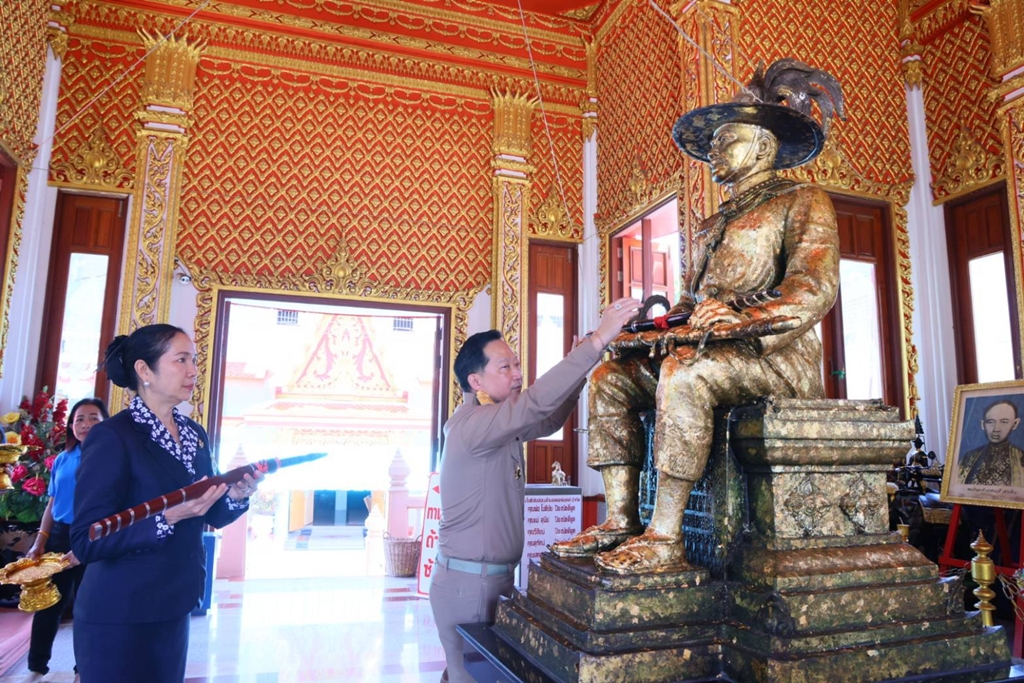 ผู้ว่าฯ ระยองป้ายแดง ตระเวนสักการะสิ่งศักดิ์สิทธิ์ ก่อนเข้าทำงานวันแรก