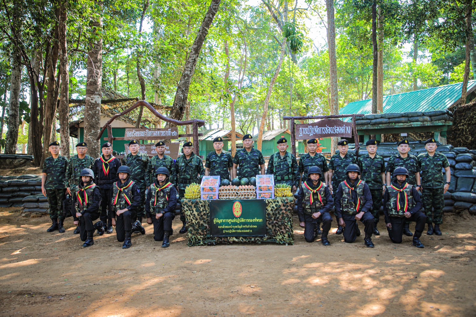 ผบ.ทบ. ตรวจเยี่ยมฐานปฏิบัติการกองกำลังสุรนารี ในพื้นที่ จ.ศรีสะเกษ-สุรินทร์