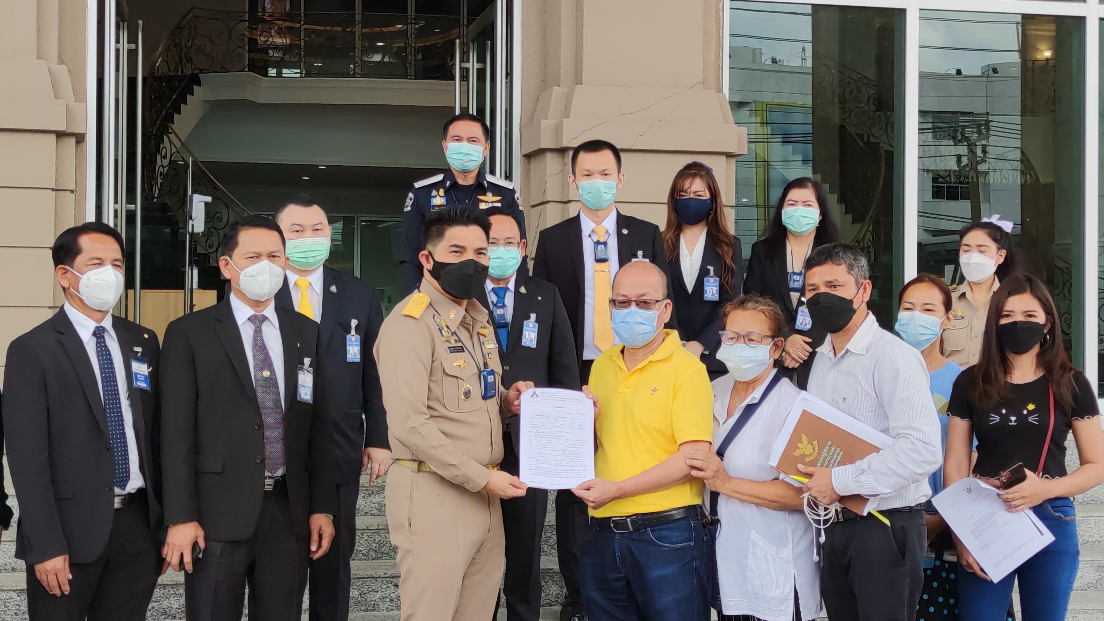 ชมรมช่วยเหลือเหยื่ออาชญากรรม พาผู้เสียหายร้อง ก.ยุติธรรม  หลังถูกหลอกให้ซื้อบ้านสุดท้ายถูกฟ้องขับไล่