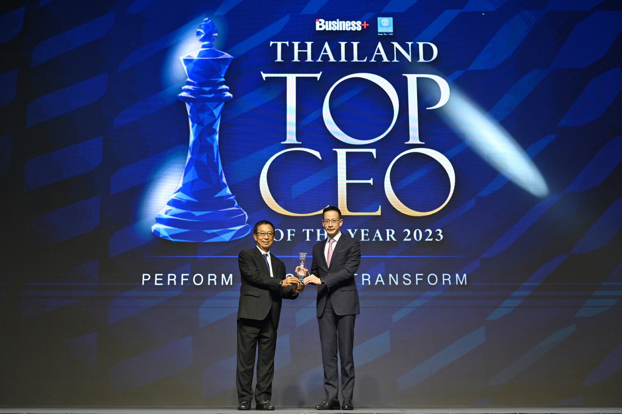 “สาระ ล่ำซำ” รับรางวัลสุดยอดผู้นำองค์กรแห่งปี “THAILAND TOP CEO OF THE YEAR 2023”   ประเภท “อุตสาหกรรมประกันชีวิต” ต่อเนื่องเป็นปีที่ 2
