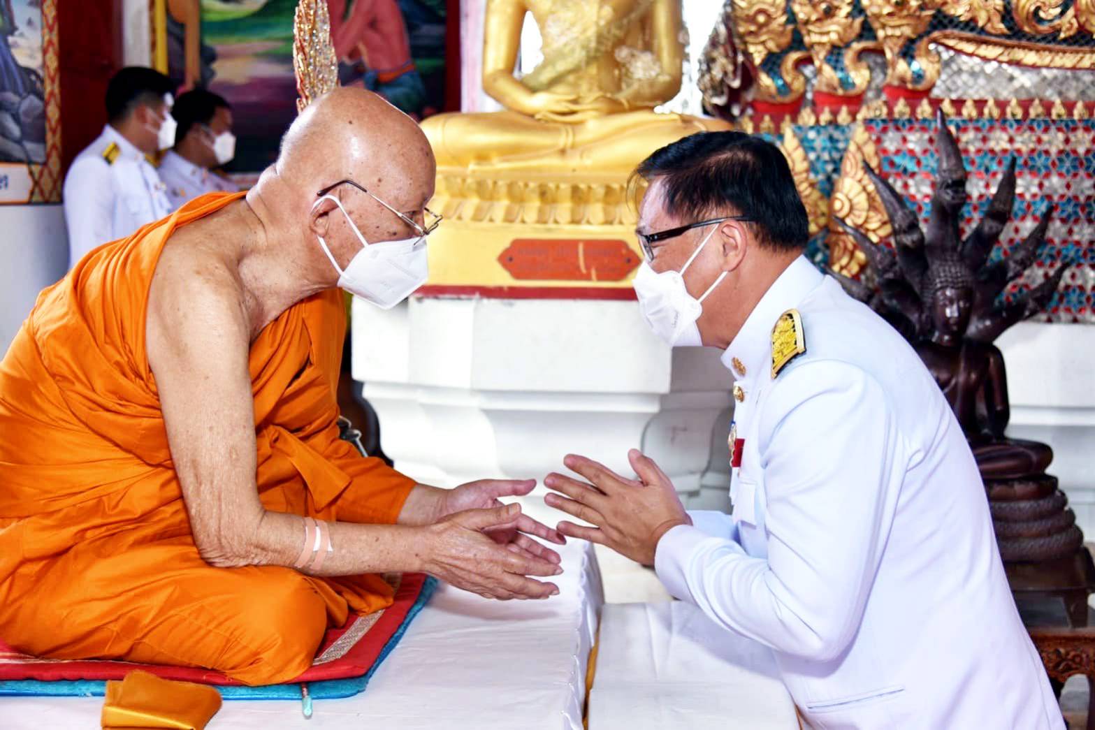  อธิบดี สถ. ถวายผ้าพระกฐินพระราชทานวัดเขาโบสถ์ ยอดเงินกว่า 3 ล้านบาท