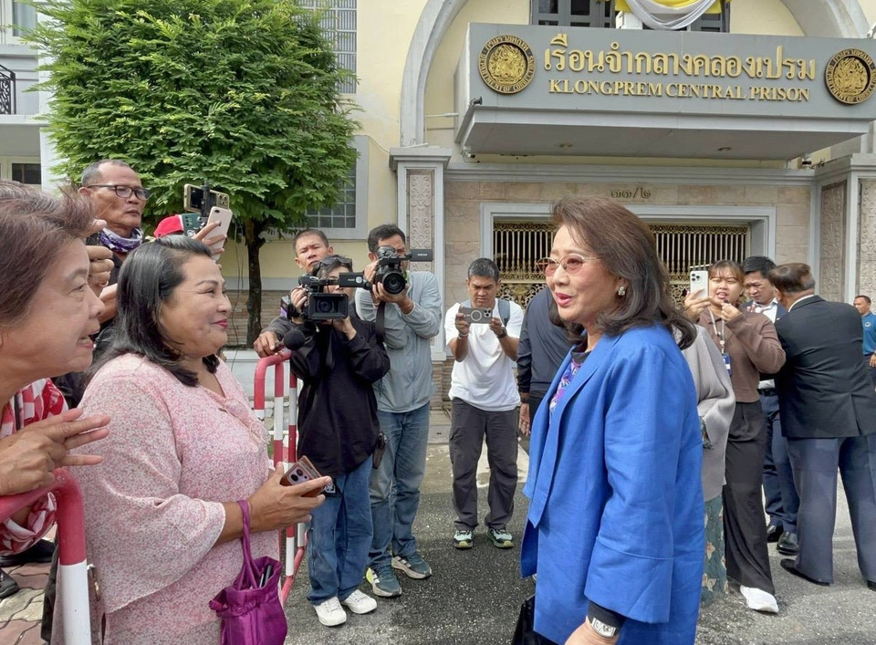 “คุณหญิงพจมาน” เยี่ยม “ทักษิณ" เผย “ดูดีแต่ยังไม่ค่อยสบาย” ทนายยันสุขภาพดีขึ้น มีกำลังใจจากคนไทยทั่วประเทศ