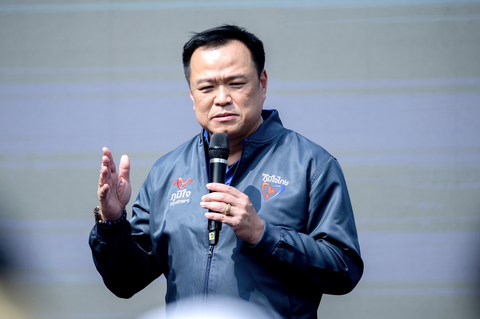 "อนุทิน" พรุ่งนี้อยู่ "โคราช" ลุ้นช่วยผู้สมัครจับเบอร์ พร้อมสักการะขอพร "ย่าโม-ศาลหลักเมือง" คว้าชัยชนะให้ได้