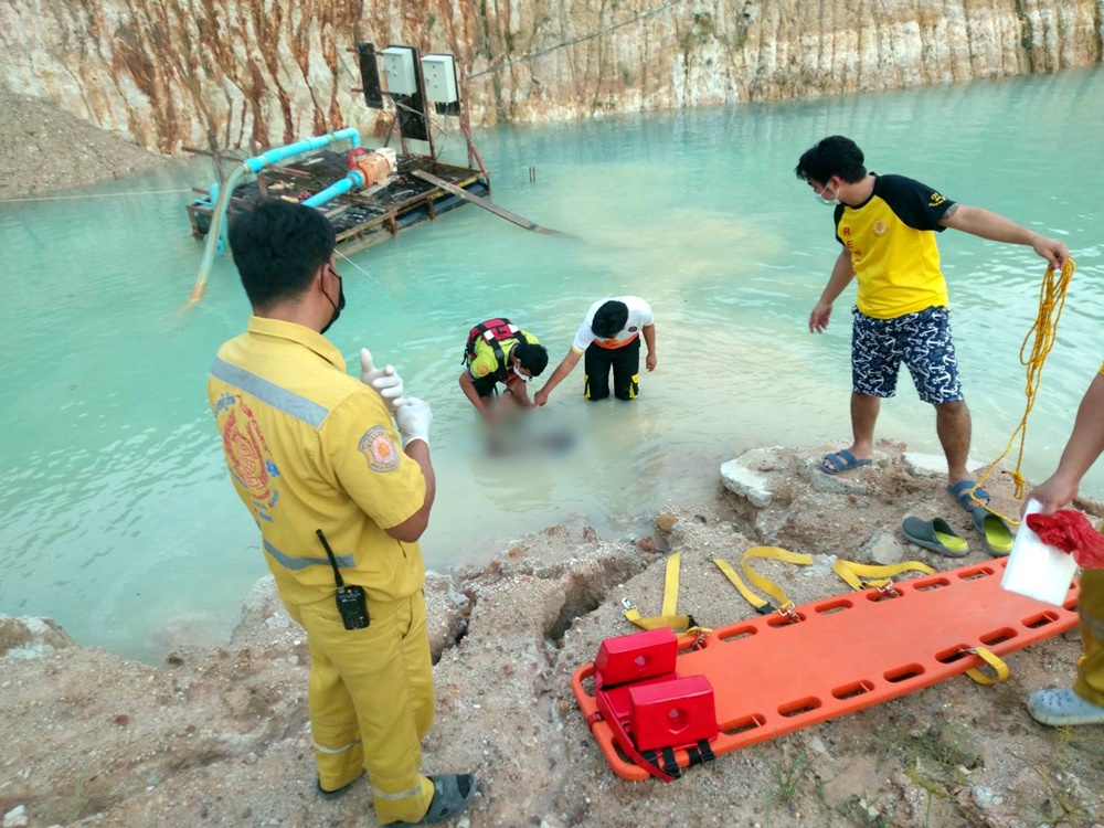 สลด!! หัวหน้าคนงานบริษัทสูบน้ำถูกไฟช็อตตกบ่อน้ำดับ