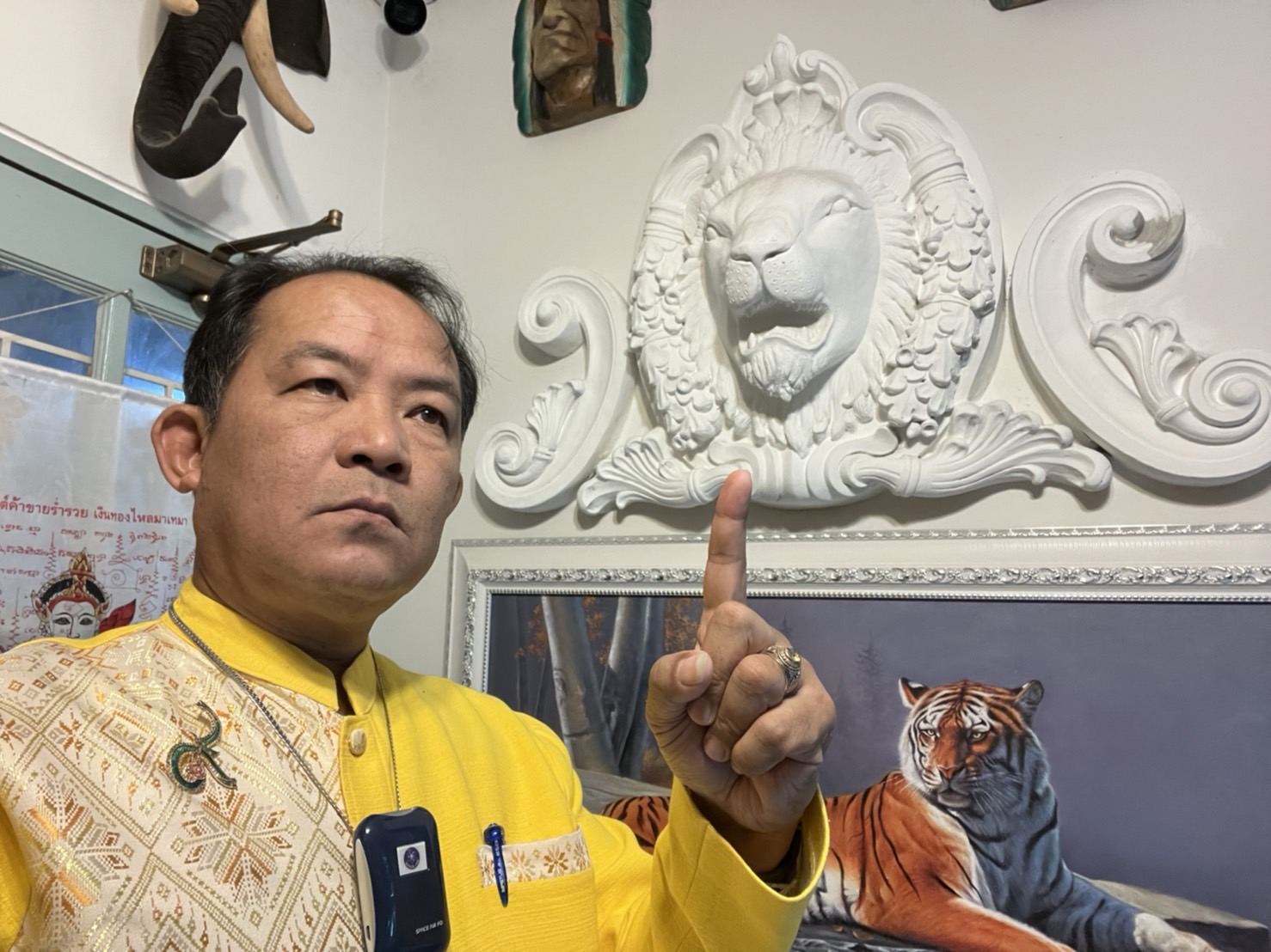 "ศรีสุวรรณ" ร้องกกต.สงสัย "พล.อ.วิชญ์" ครอบงำพรรคเศรษฐกิจไทยหรือไม่