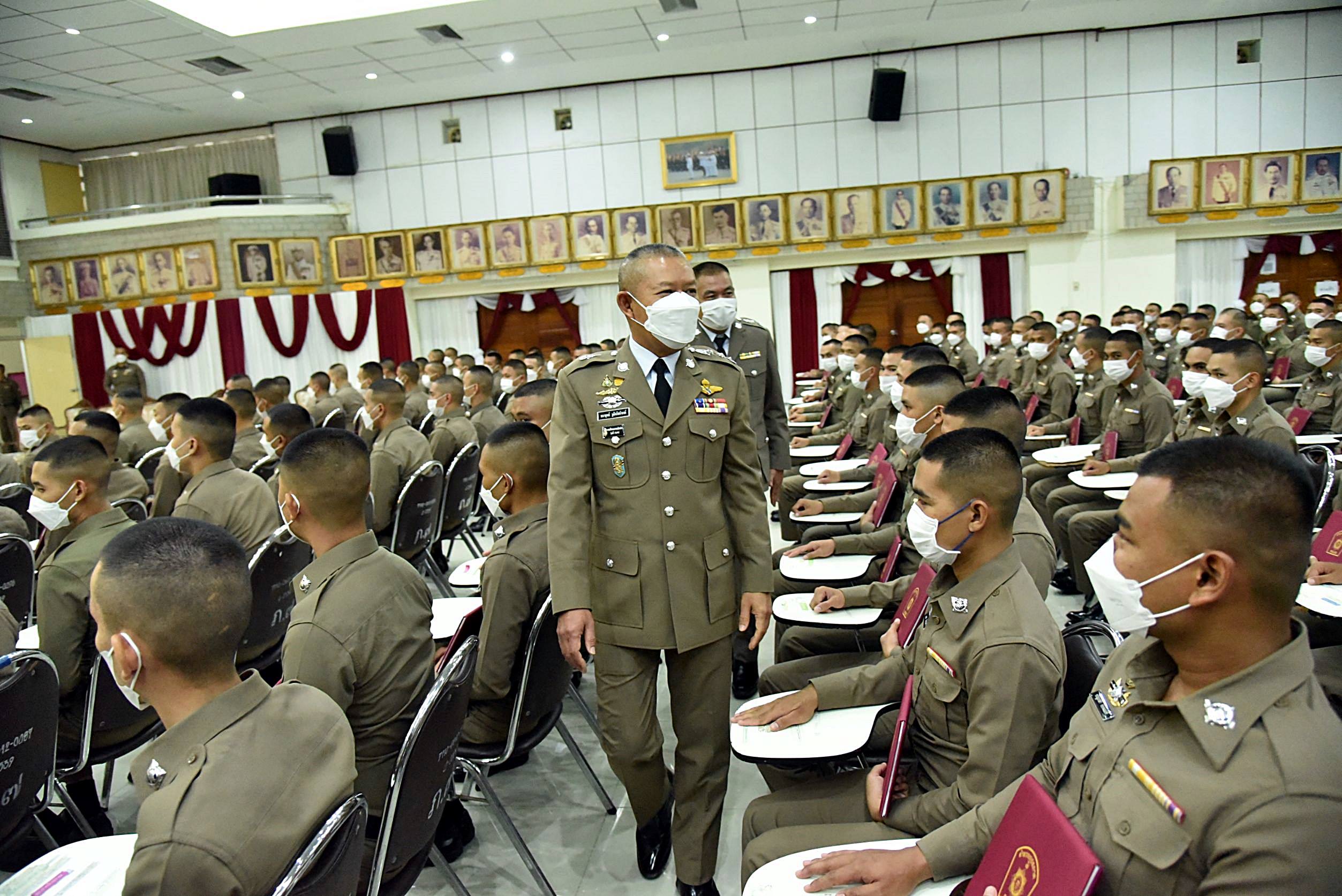  ผบช.ภ.7  เป็นประธานมอบใบประกาศนียบัตร และปิดการฝึกอบรมหลักสูตรนักเรียนนายสิบตำรวจ รุ่น 13 จำนวน 556 นาย