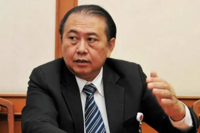 "เสรี" เตือนนักศึกษาอย่าตกเป็นเครื่องมือการเมือง