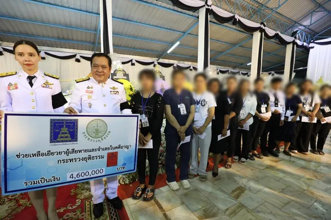 รมว.ยุติธรรม ร่วมพิธีสวดอภิธรรมคืนที่ 4 เหตุไฟไหม้รถบัสทัศนศึกษา